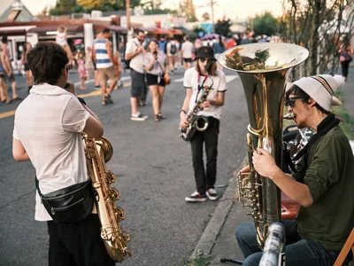 Street Musicians Command Alberta's Last Thursday