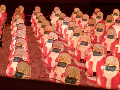 Santa Clones Masked in Portland's Pandemic