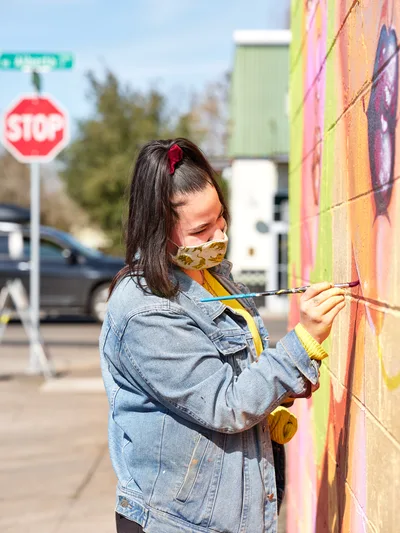 Artist Creates Jardín Cubana Mural Alberta District